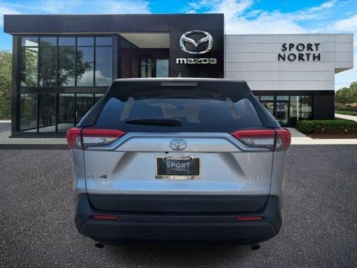 2020 Toyota RAV4 LE