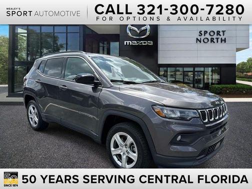 Sting Gray Clearcoat 2024 Jeep Compass Latitude