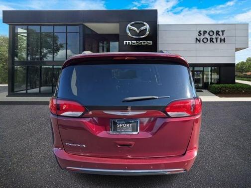 2019 Chrysler Pacifica Touring-L