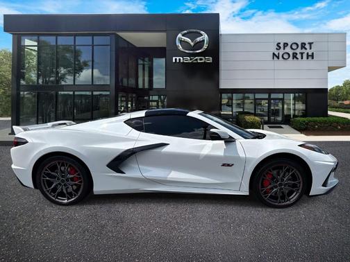White Pearl Metallic 2023 Chevrolet Corvette Stingray w/3LT
