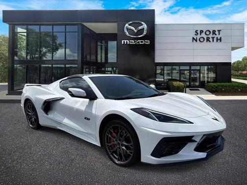 White Pearl Metallic 2023 Chevrolet Corvette Stingray w/3LT