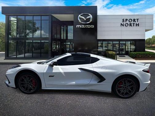 White Pearl Metallic 2023 Chevrolet Corvette Stingray w/3LT