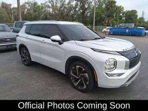 White 2022 Mitsubishi Outlander SEL