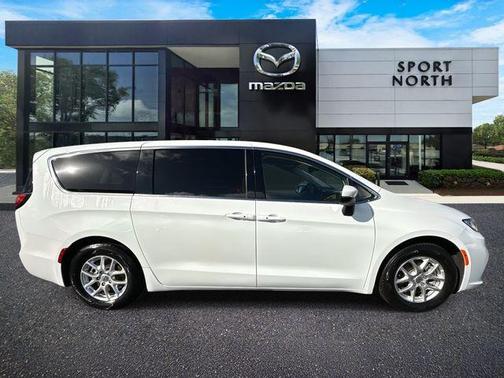 2023 Chrysler Pacifica Touring-L