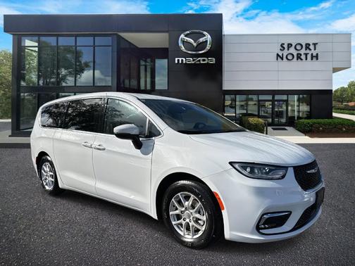 2023 Chrysler Pacifica Touring-L