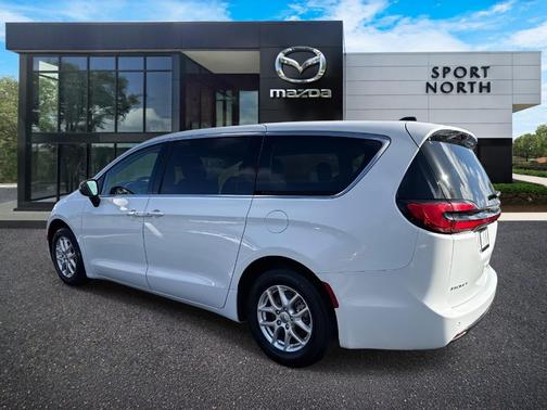 2023 Chrysler Pacifica Touring-L