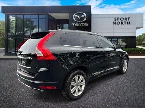 Onyx Black Metallic 2017 Volvo XC60 T5 Inscription