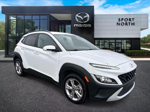 Lunar White 2022 Hyundai KONA SEL