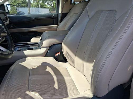 Oxford White 2024 Ford Expedition Limited
