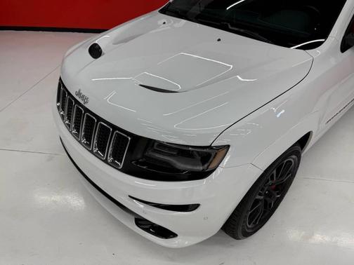 2016 Jeep Grand Cherokee SRT