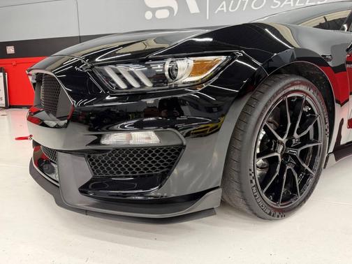 2019 Ford Shelby GT350 Base