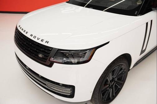 White 2023 Land Rover Range Rover P400 SE