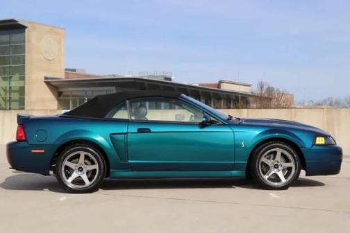 2004 Ford Mustang SVT Cobra