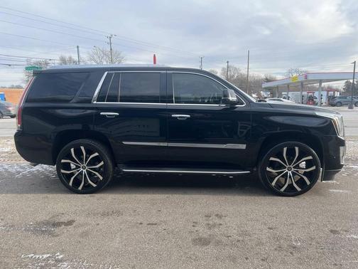2017 Cadillac Escalade Luxury