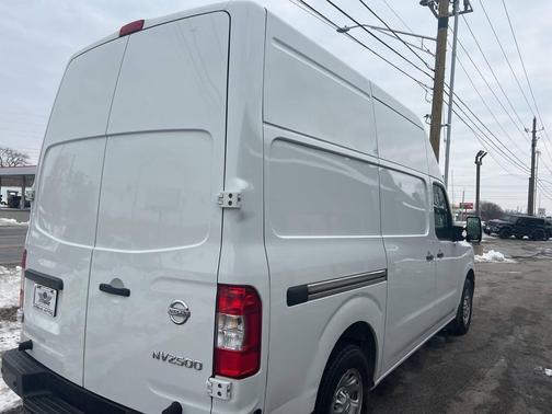 2018 Nissan NV Cargo NV2500 HD SV V8