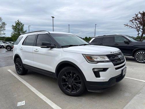 Oxford White 2018 Ford Explorer XLT
