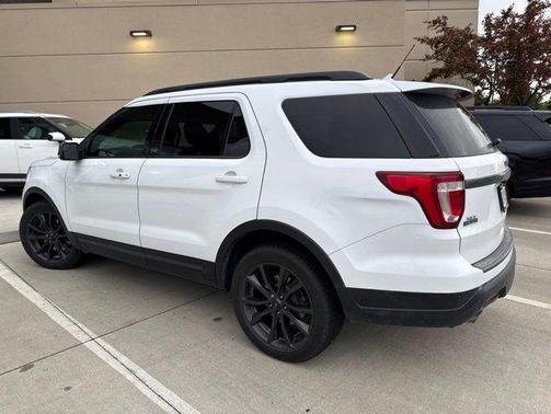 Oxford White 2018 Ford Explorer XLT