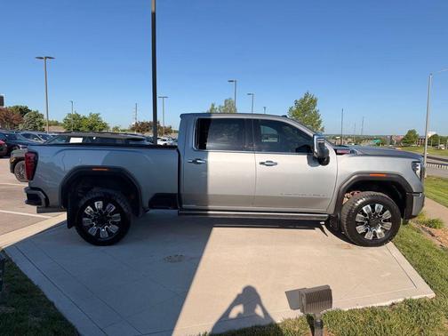 Sterling Metallic 2024 GMC Sierra 3500 Denali