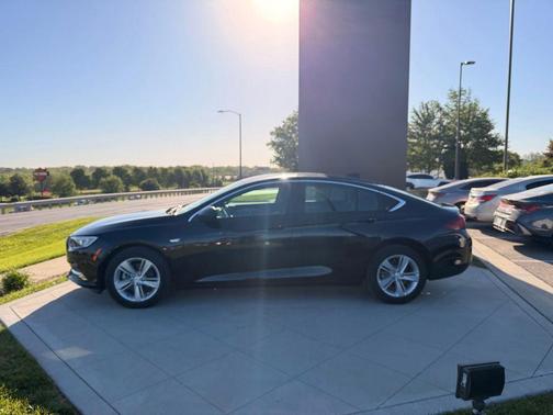 Ebony Twilight Metallic 2018 Buick Regal Sportback Preferred