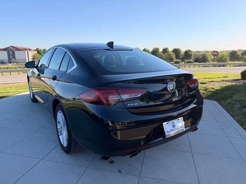 Ebony Twilight Metallic 2018 Buick Regal Sportback Preferred