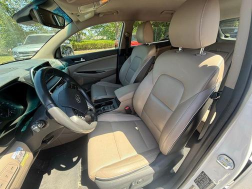 White Pearl 2019 Hyundai TUCSON Limited