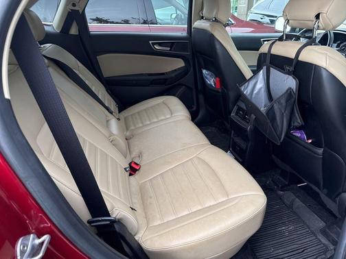 Ruby Red Metallic Tinted Clearcoat 2019 Ford Edge SEL