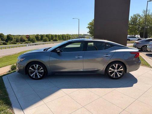 Gun Metallic 2016 Nissan Maxima 3.5 Platinum