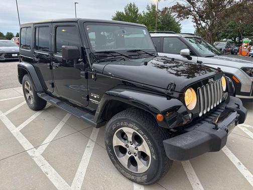 Black Clearcoat 2017 Jeep Wrangler Unlimited Sahara