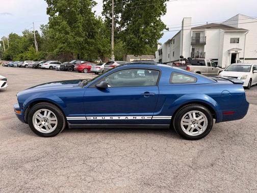 Blue 2007 Ford Mustang Deluxe