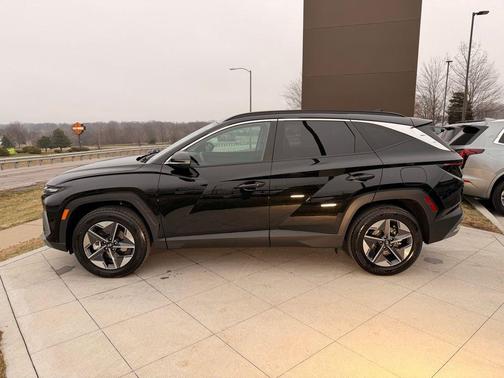 Phantom Black 2026 Hyundai TUCSON SEL Premium