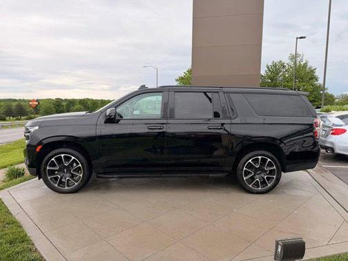Black 2022 Chevrolet Suburban RST