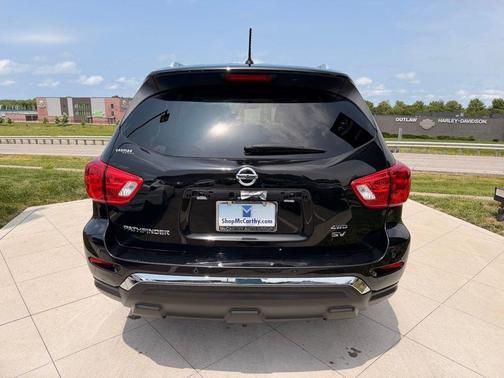 Magnetic Black Metallic 2017 Nissan Pathfinder SV