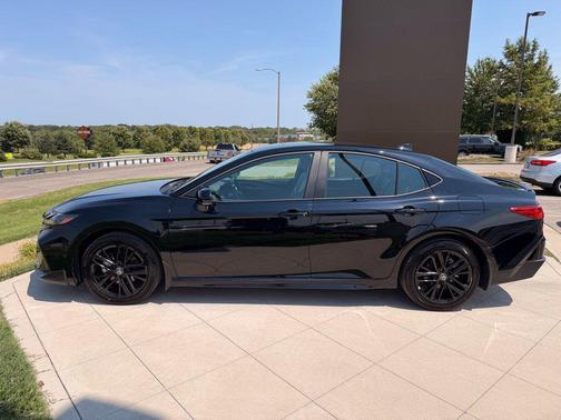 Midnight Black Metallic 2025 Toyota Camry SE