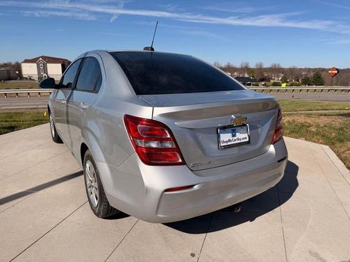 Silver Ice Metallic 2017 Chevrolet Sonic LS