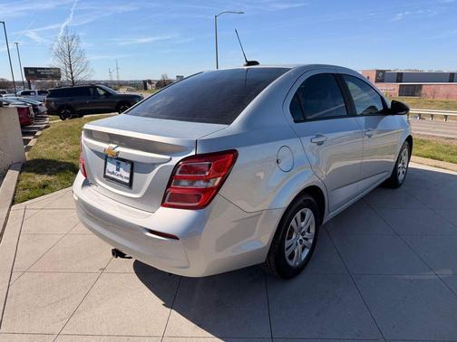 Silver Ice Metallic 2017 Chevrolet Sonic LS