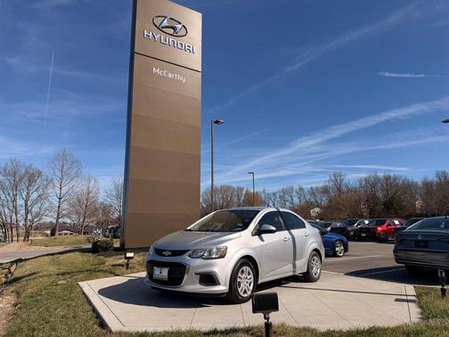 Silver Ice Metallic 2017 Chevrolet Sonic LS