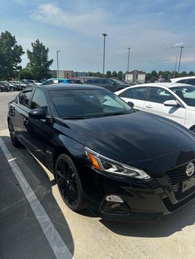 Super Black Clearcoat 2022 Nissan Altima 2.5 SR