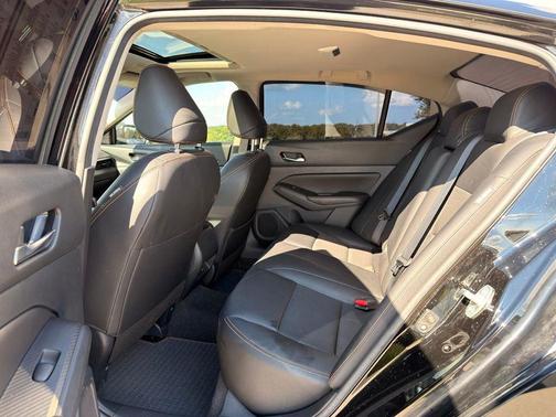 Super Black Clearcoat 2022 Nissan Altima 2.5 SR