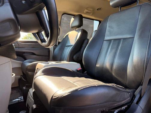 Dark Charcoal 2012 Chrysler Town & Country Touring