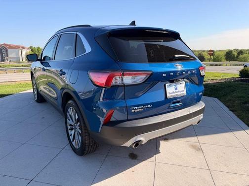 Blue Metallic 2022 Ford Escape Titanium