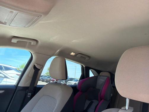 Oxford White 2020 Ford Escape SE