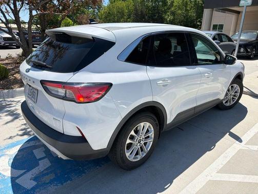 Oxford White 2020 Ford Escape SE