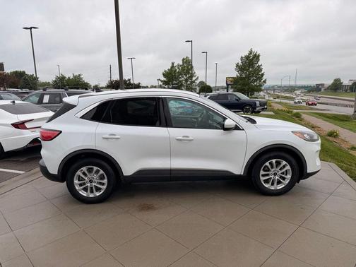 Oxford White 2020 Ford Escape SE