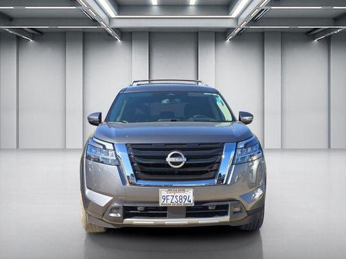 2023 Nissan Pathfinder Platinum 4WD