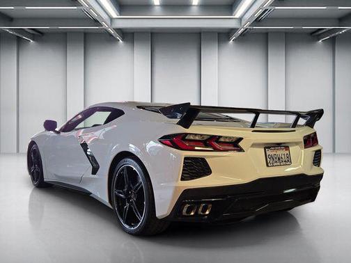 Arctic White 2021 Chevrolet Corvette Stingray w/1LT