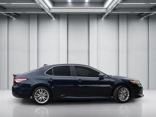 2018 Toyota Camry Hybrid XLE