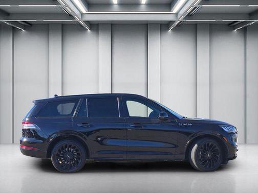 Infinite Black Metallic Clearcoat 2023 Lincoln Aviator Reserve AWD