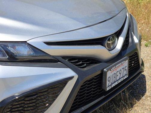 Celestial Silver Metallic 2023 Toyota Camry SE