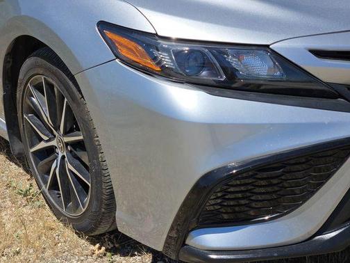Celestial Silver Metallic 2023 Toyota Camry SE