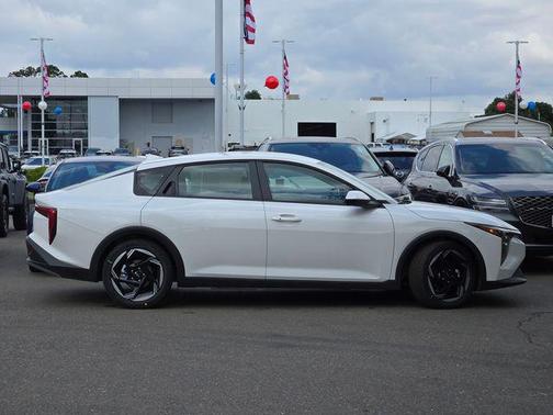 Snow White Pearl 2026 Kia K4 EX